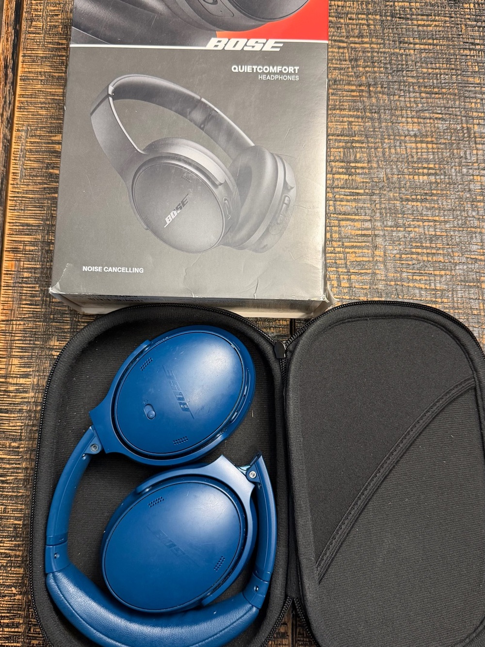 Bose QuietComfort 
Wireless Headphones Bose Blue Over-Ear Wireless Headphones